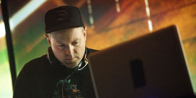 DJ Shadow Selling Hundreds of LPs From Personal Collection at Madlib Event