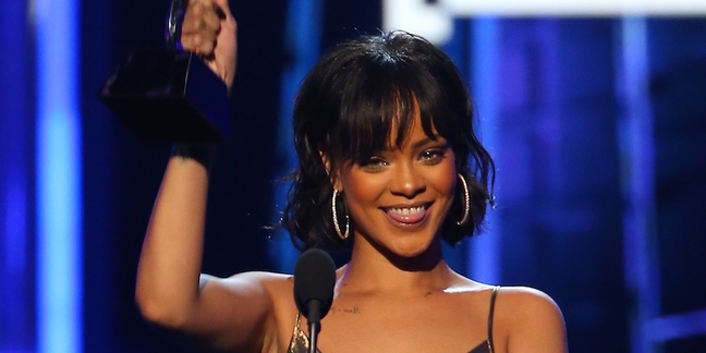 Rihanna to Receive MTV Video Vanguard Award at VMAs