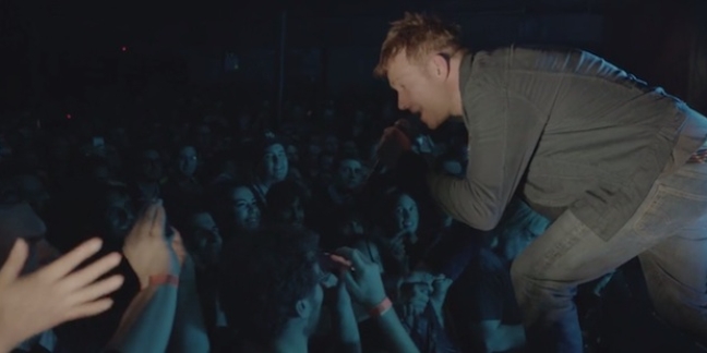 Blur Do "Ghost Ship", "Song 2" Live in Brooklyn
