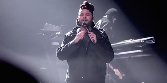 BRIT Awards 2016: The Weeknd Performs "The Hills"