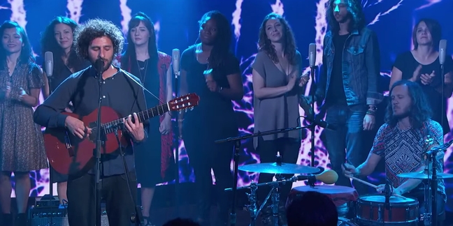 José González Performs "Leaf Off/The Cave" and "Killing For Love" on "Kimmel"