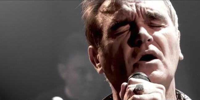 Morrissey Performs "Kiss Me A Lot" on "Alan Carr: Chatty Man"