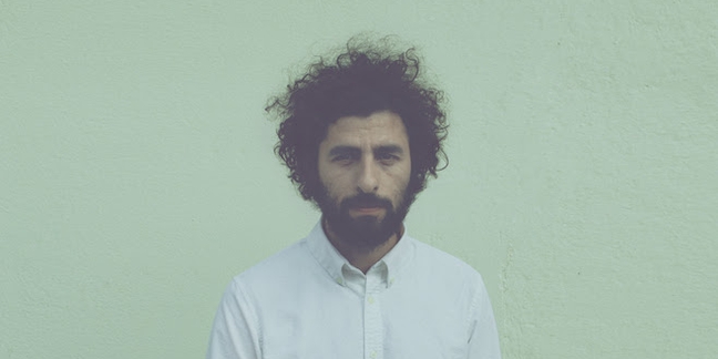 José González Performs "Leaf Off / The Cave" and "Open Book" for BBC Radio 6