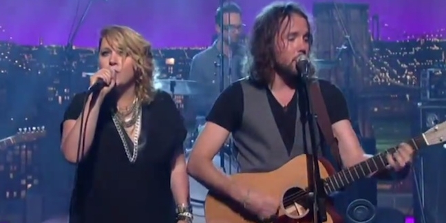 Kevin Drew Performs "You in Your Were" with Stars' Amy Millan on "Letterman"