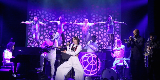 Major Lazer and MØ Perform "Lean On" on "The Tonight Show"
