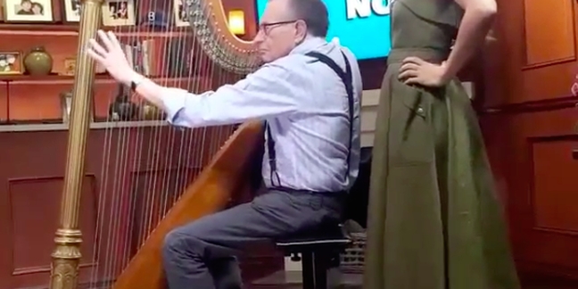 Joanna Newsom Teaches Larry King How to Play Harp on "Larry King Now"
