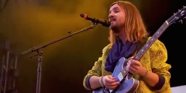 Tame Impala's Kevin Parker Joins Mark Ronson for "Daffodils" and "Leaving Los Felix" at Glastonbury