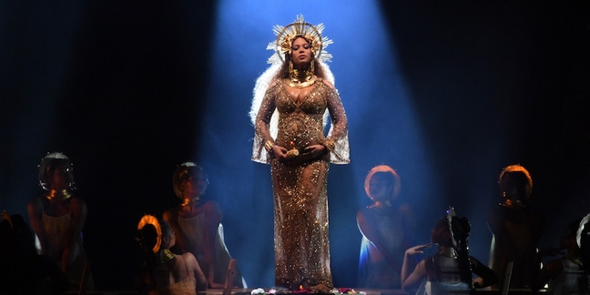 Grammys 2017: Watch Beyonce’s Incredible Performance