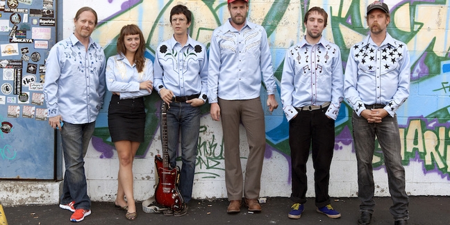 Bonnie “Prince” Billy and Angel Olsen Announce Mekons Tribute Album
