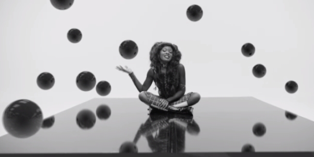Azealia Banks Shares Black-and-White Video for "Chasing Time"
