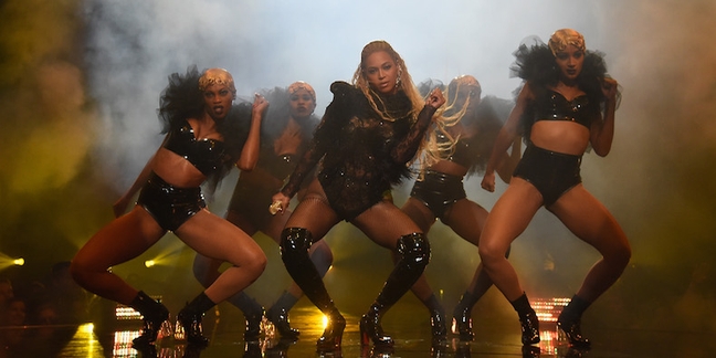 MTV VMA 2016: Watch Beyoncé Perform Lemonade Tracks