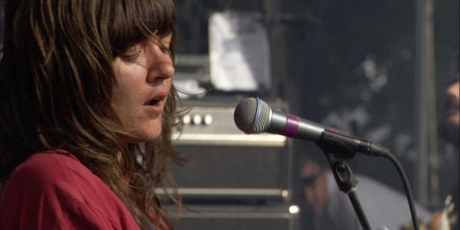 Courtney Barnett Performs "Elevator Operator" and "Pedestrian at Best" at Pitchfork Music Festival