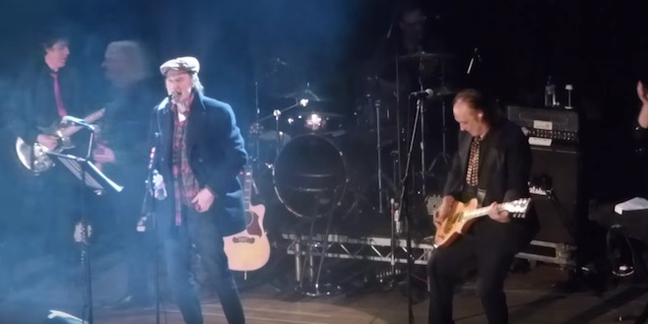 The Kinks' Ray and Dave Davies Reunite on Stage