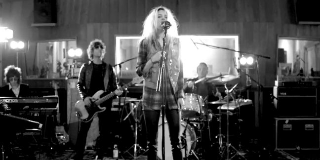 The Kills' Alison Mosshart Joins the Stooges' James Williamson on "Carson Daly"