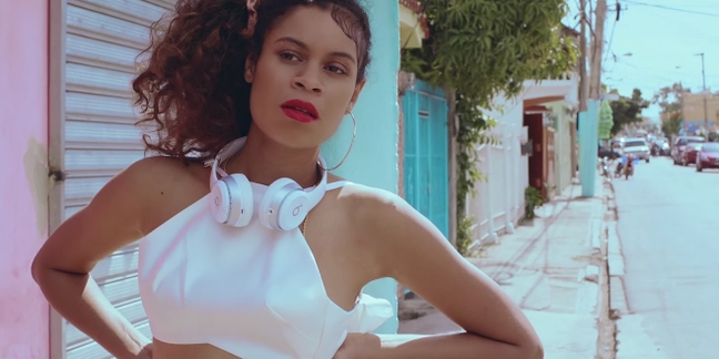 AlunaGeorge Share Video for "I'm in Control" [ft. Popcaan]