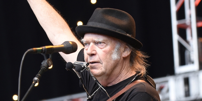 Neil Young’s Music Returns to Streaming Services