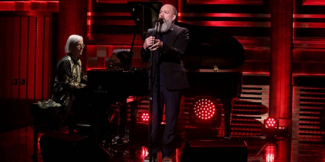 Michael Stipe Sings David Bowie's "The Man Who Sold the World" on "The Tonight Show"