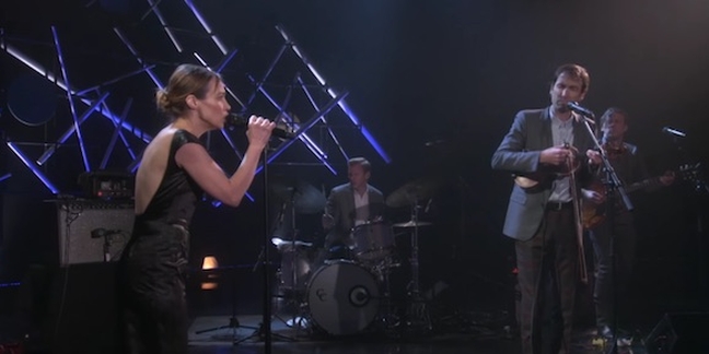 Andrew Bird and Fiona Apple Perform "Left Handed Kisses" on "Ellen"