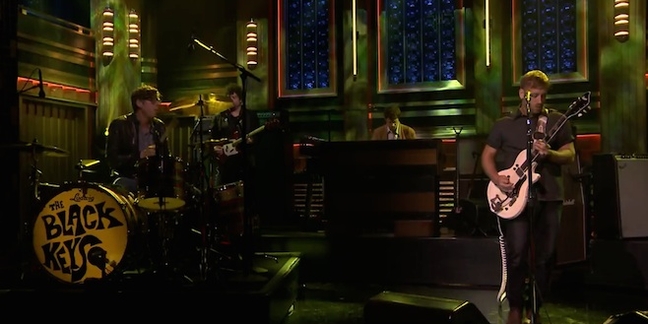 The Black Keys Cover Edwyn Collins' "A Girl Like You", Perform "Gotta Get Away" on "Fallon"