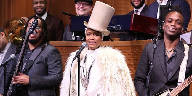 Erykah Badu Performs With the Roots on "The Tonight Show"