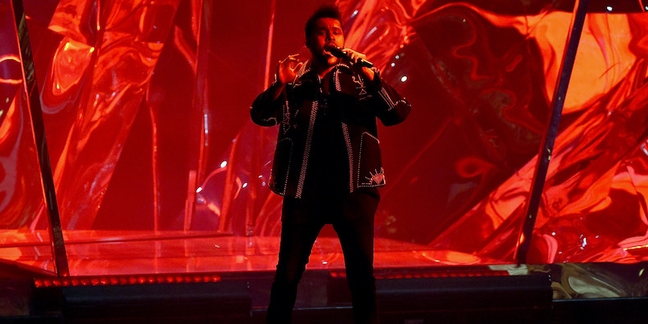 AMAs 2016: Watch The Weeknd Perform “Starboy”