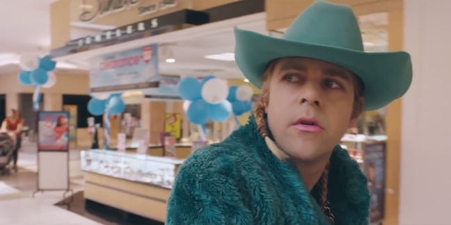 Ariel Pink Debuts New Songs "Dayzed Inn Daydreams", "Jell-o", and "Four Shadows"