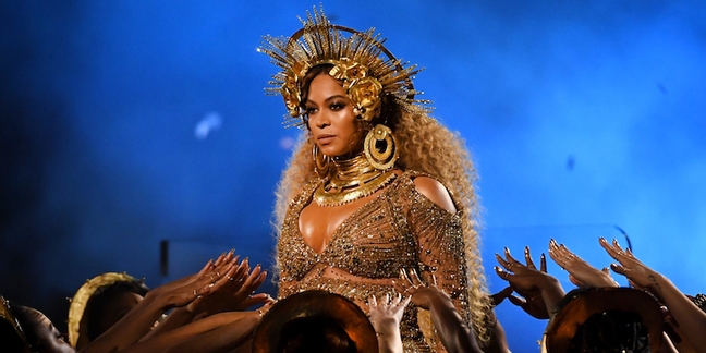 Beyoncé’s Grammy Dress Took 50 People Working for a Week to Embroider