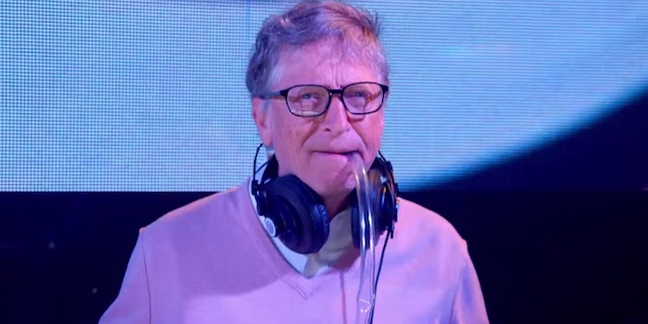 Bill Gates Pretends to Be a DJ on "Fallon"