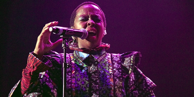 Lauryn Hill Extends Tour, Pays Tribute to Fela Kuti: Watch