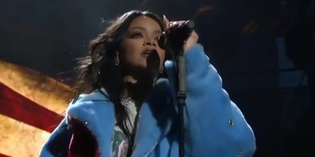 Rihanna Performs New Song "American Oxygen" Live