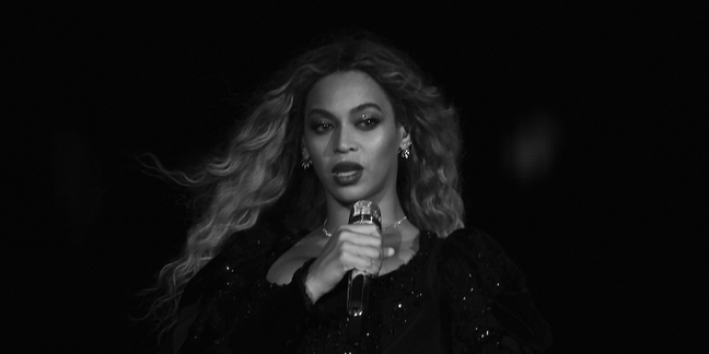Beyoncé Writes Tribute to Police Killed in Dallas