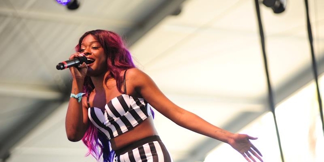 Azealia Banks Addresses Feud With Disclosure, Says She Wants To Punch 'The Ugly One'