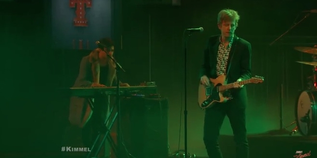 Spoon Perform "Rainy Taxi", "I Just Don't Understand" on "Kimmel"